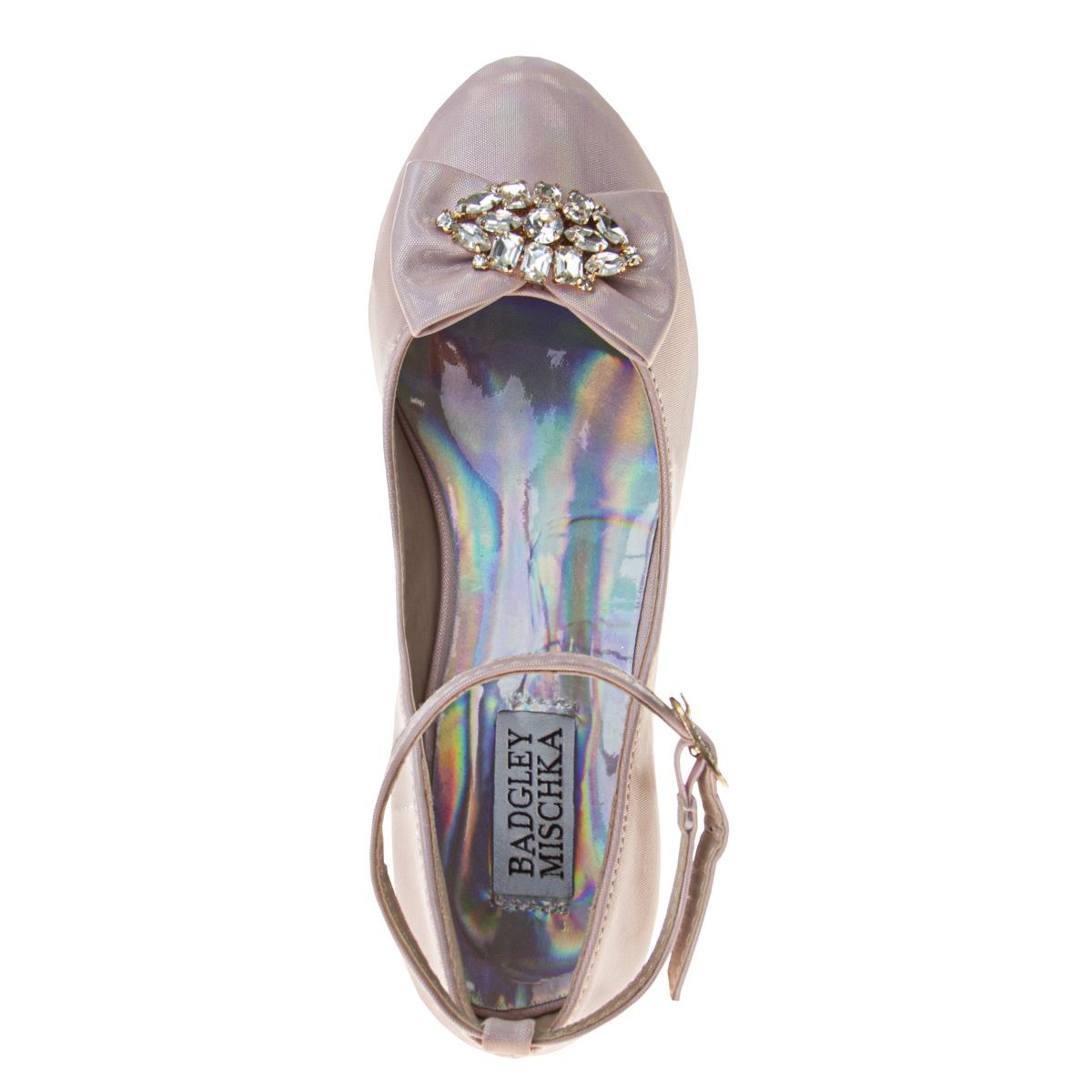 Badgley Mischka Low Heeled Dress Pumps Girls'  Elegant Stylish Formal Wear Comfort Heel Sparkle Detail (Little Kid / Big Kid)